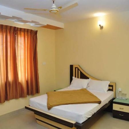 7 Hills Inn Tirupati Extérieur photo